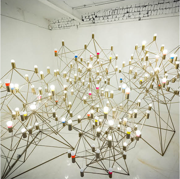 Stainless steel, light bulb, DMX controller, 300x200x180cm, 2016